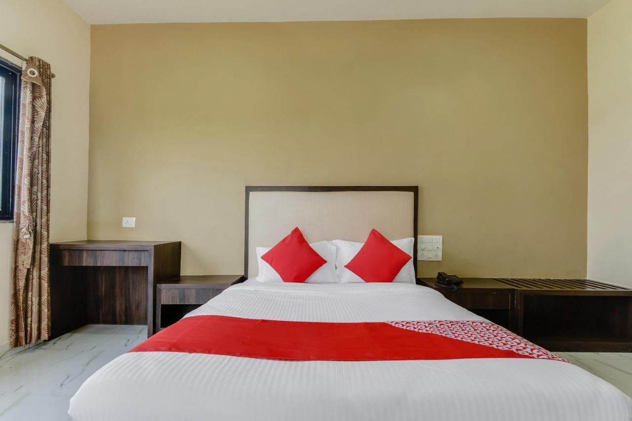 Oyo 48352 Hotel Bhagyalaxmi Kāla Eksteriør billede