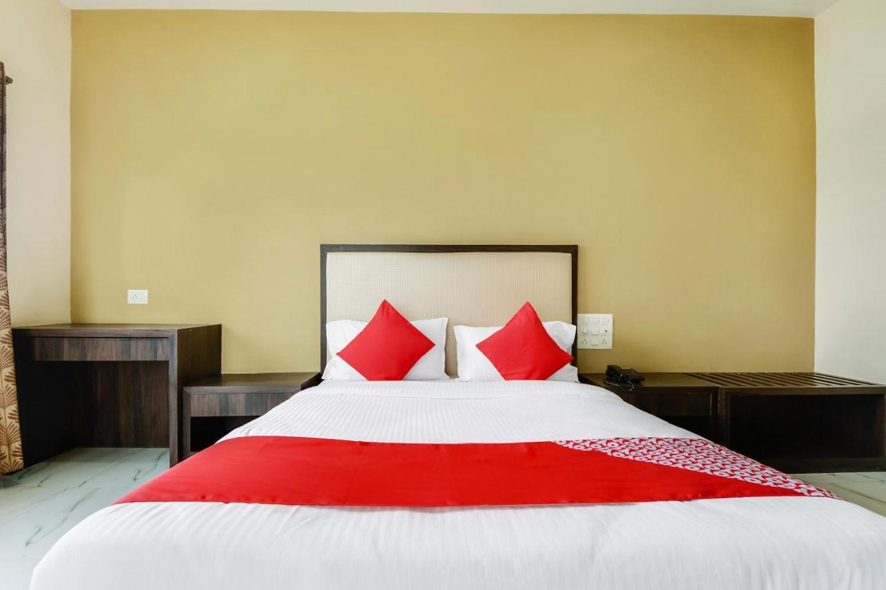 Oyo 48352 Hotel Bhagyalaxmi Kāla Eksteriør billede